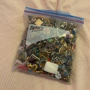 Assorted vintage jewelry